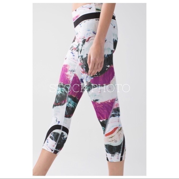 LULULEMON NWOT Run Inspire Crop II - Picture 2 of 12